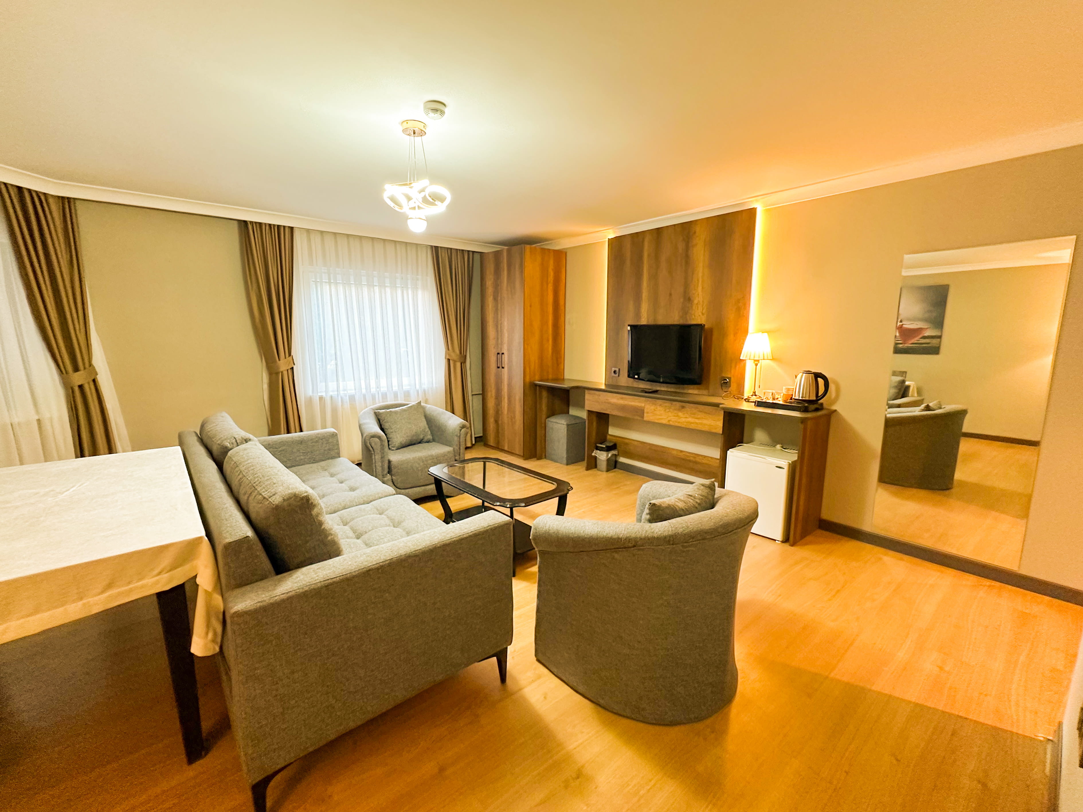 Honeymoon Suite Oda
