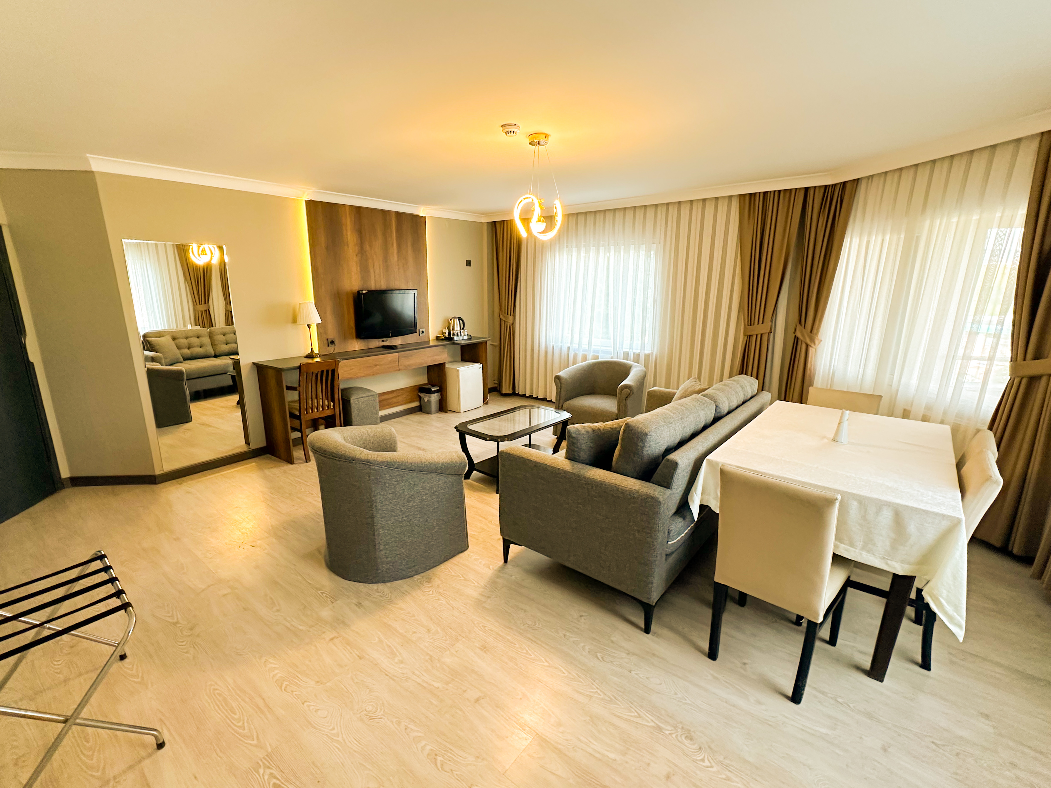 Honeymoon Suite Oda