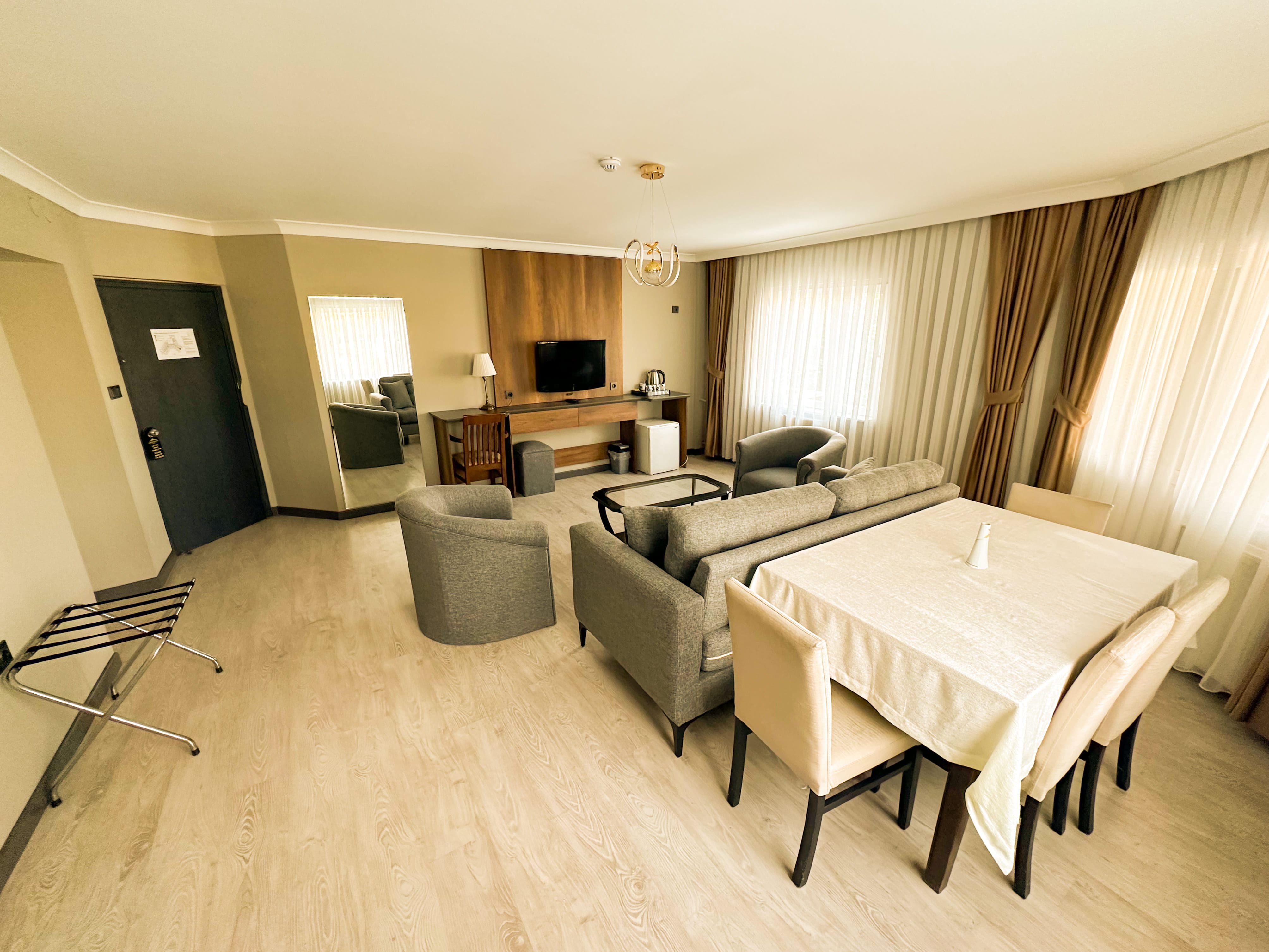 Honeymoon Suite Oda