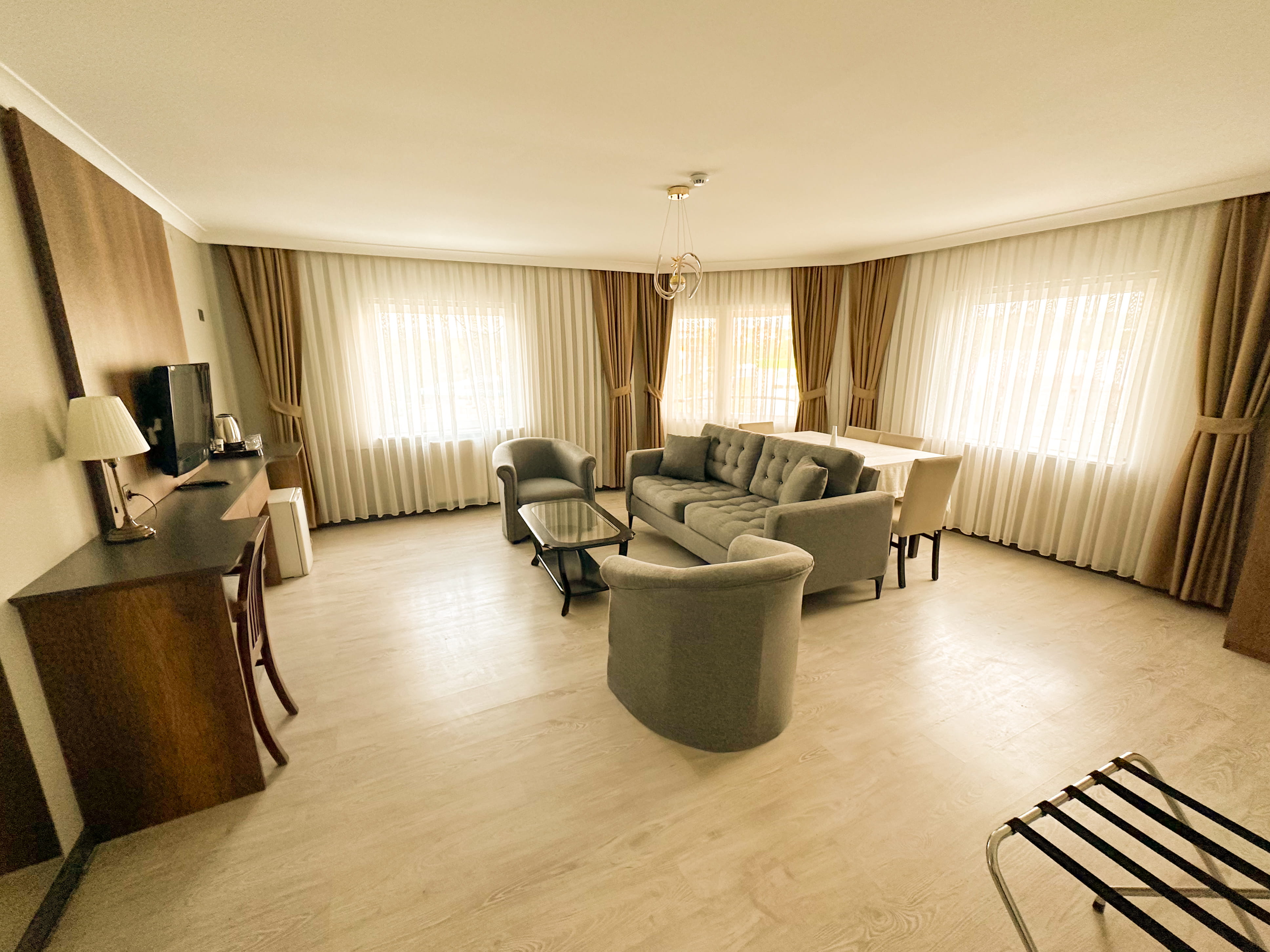 Honeymoon Suite Oda