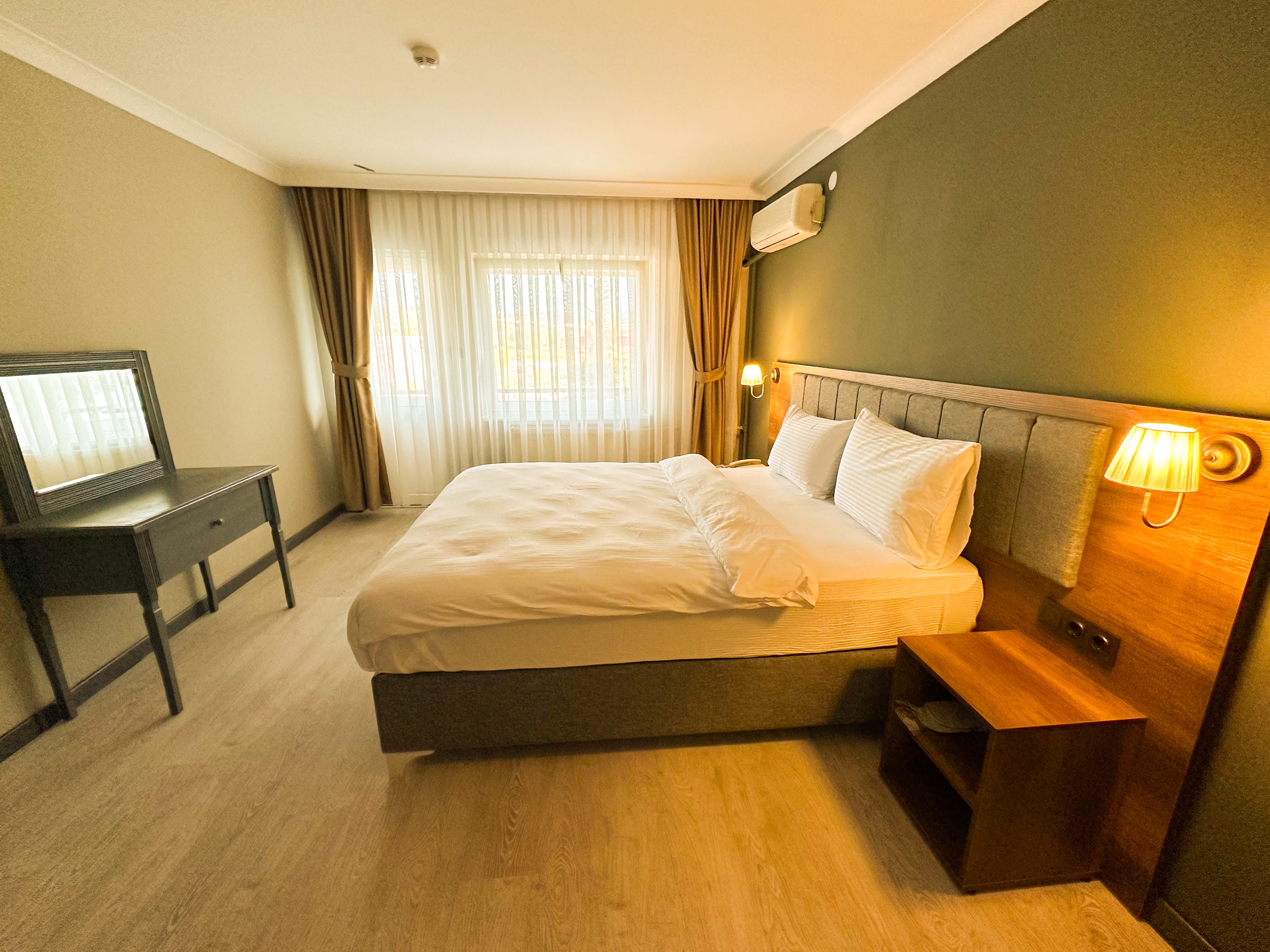 Honeymoon Suite Oda