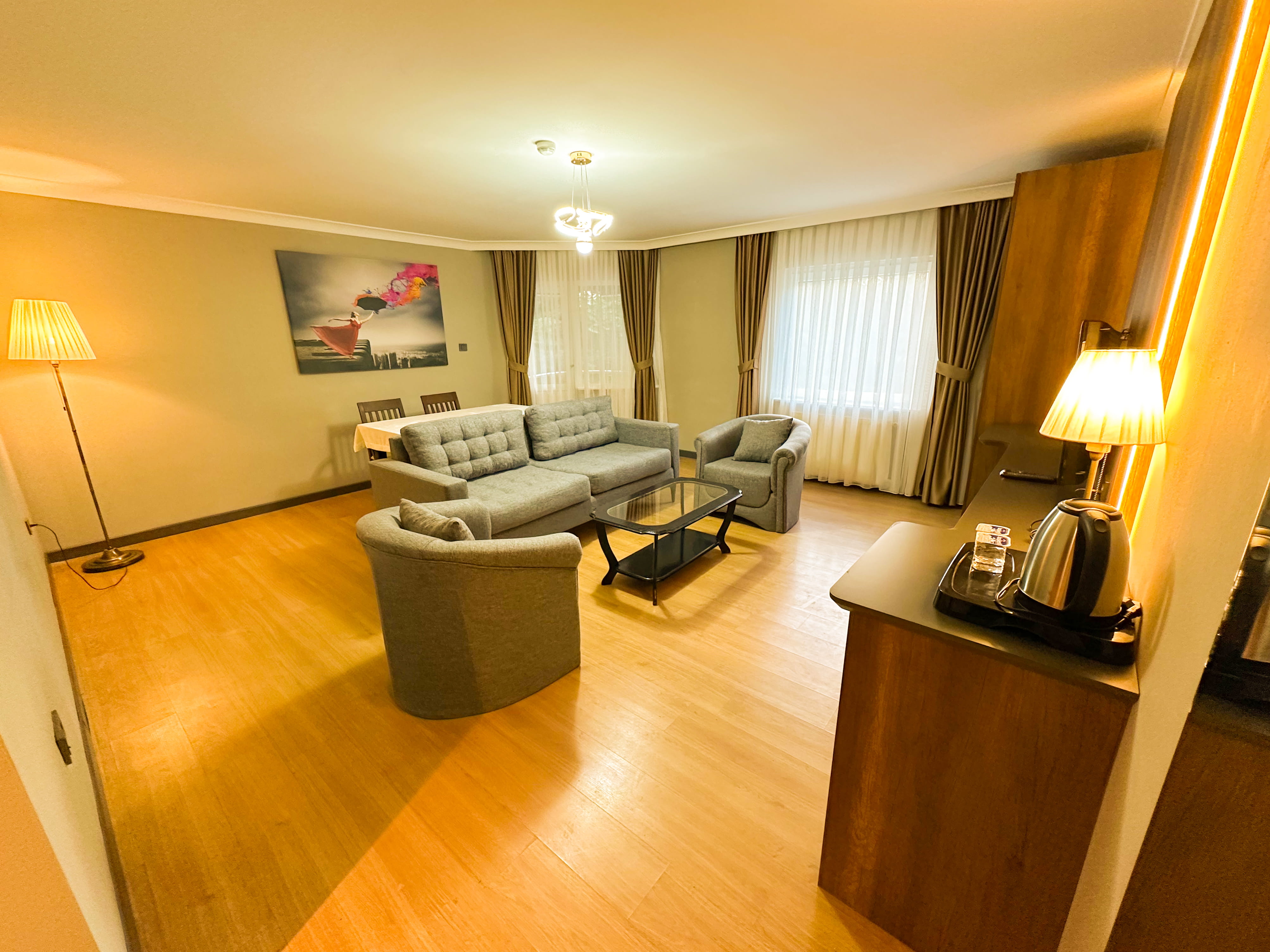 Honeymoon Suite Oda